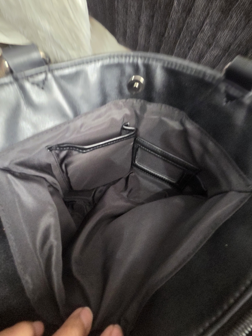 Giani Bernini Black Leather Medium Shoulder Bag. - Picture 10 of 15